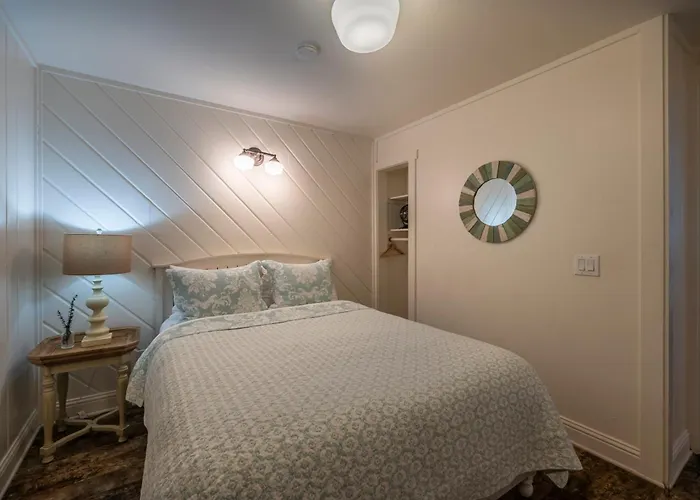 Bandon Marina Inn