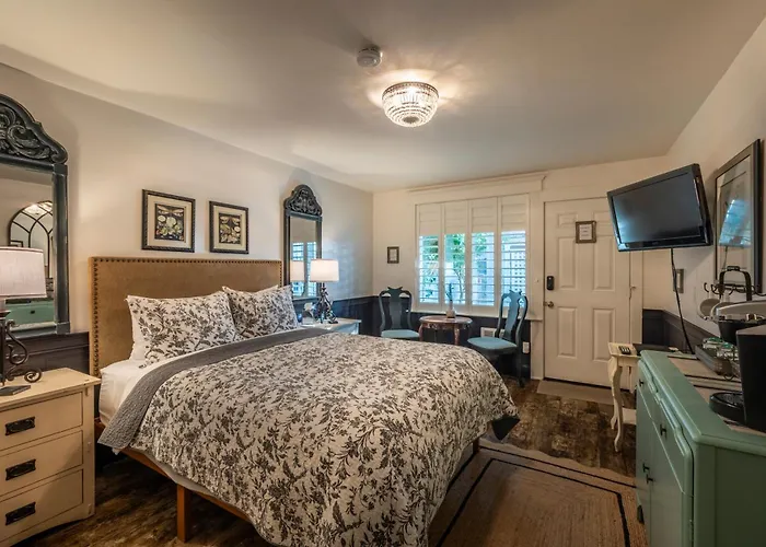 Bandon Marina Inn