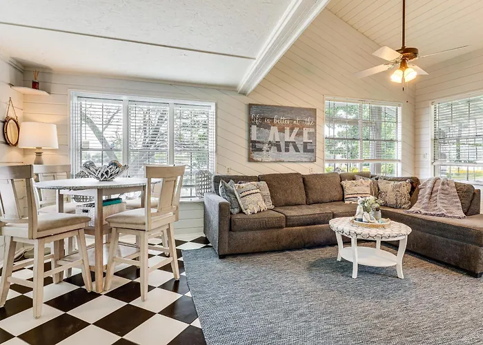 Lake Lbj Home: Putting Green, Pavilion & Fire Pit