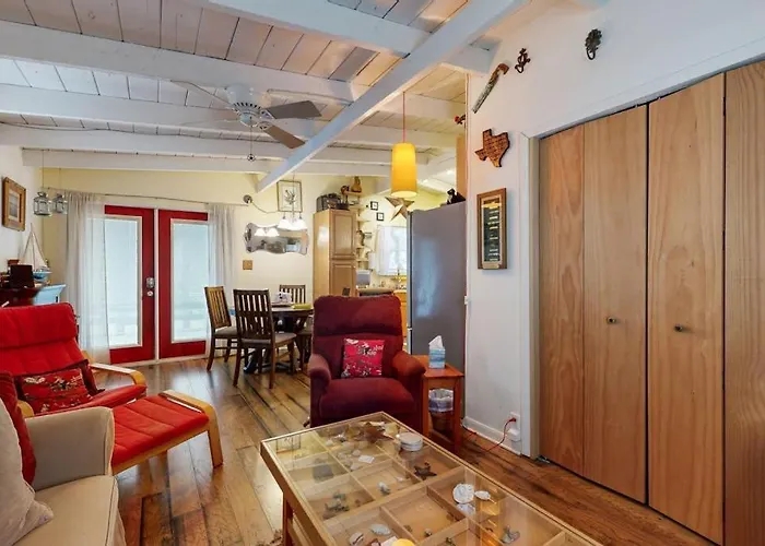 Cozy Dog-Friendly House Near Water With Enclosed Yard, Grill, & Equipped Kitchen