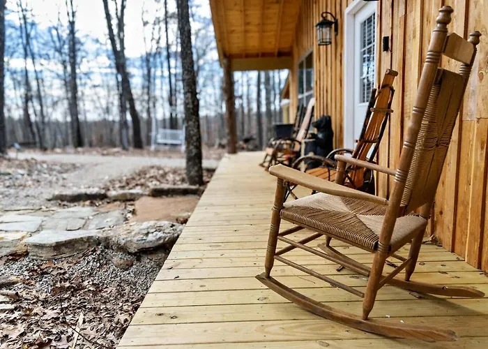Hideaway Cabin Near Mammoth Springs, Ark