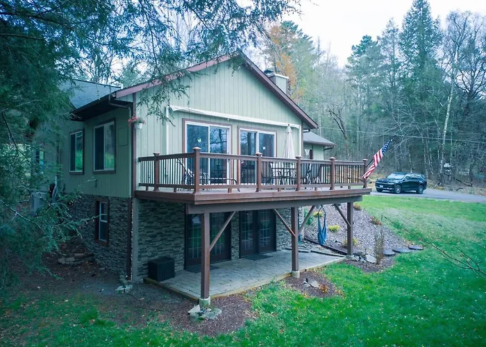 Spacious Catskills Home With Covered Hot Tub