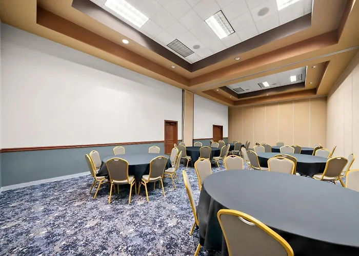 Clarion Inn And Suites Convention Center Kearney