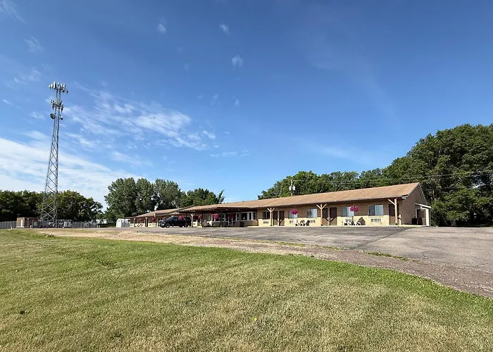 The Trail Inn - Slayton, Mn - Hwy 59