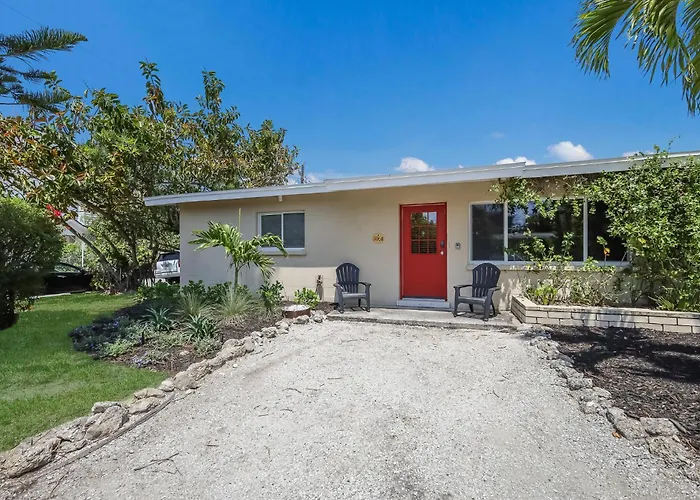 Bo's Beach Bungalow