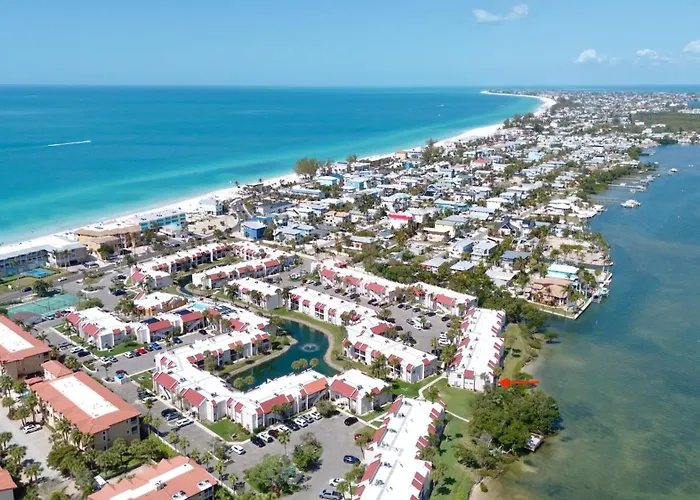 Beach And Bay Getaway