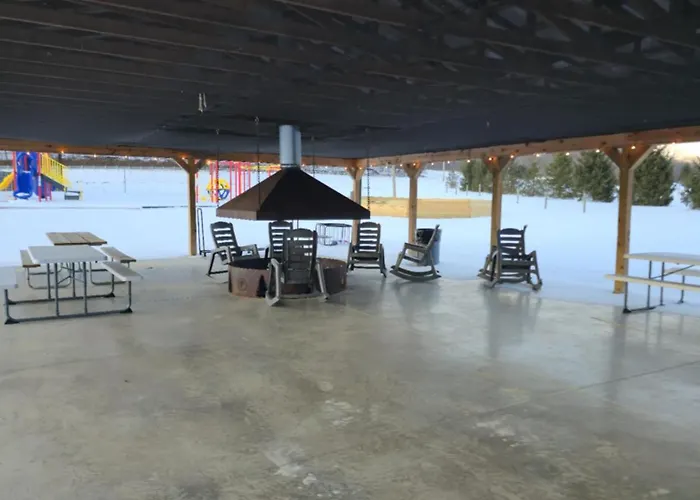 Pine Creek Cabins & Camping Resort