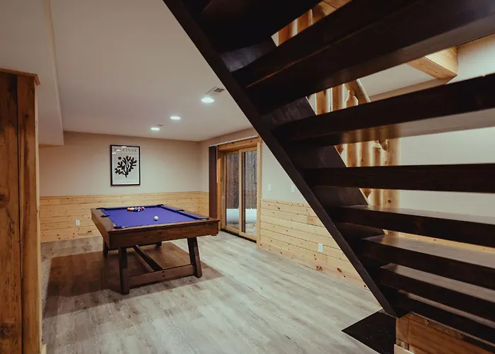 Pine Creek Cabins & Camping Resort