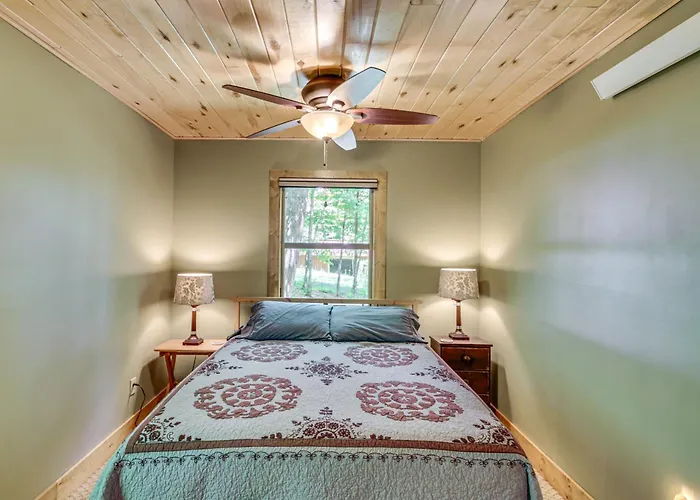 Waterfront Cabin On Trout Lake W/ Private Dock!
