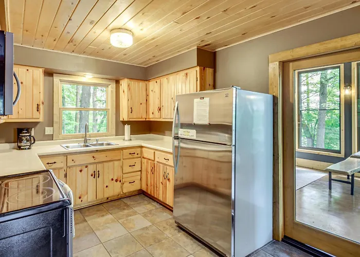 Waterfront Cabin On Trout Lake W/ Private Dock!