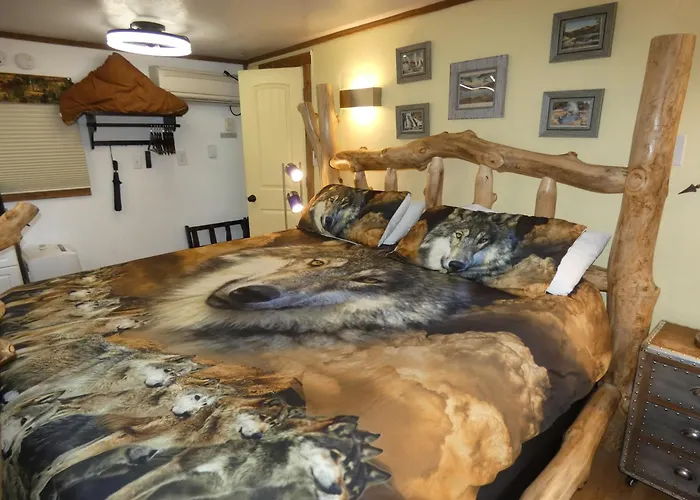 Yellowstone Motel - Adults Only - All Rooms Have Kitchens