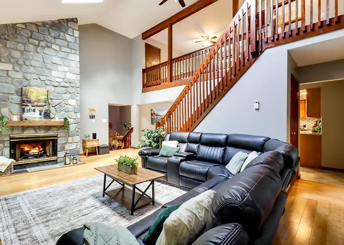 Lake Access & Private Hot Tub At Poconos Home!