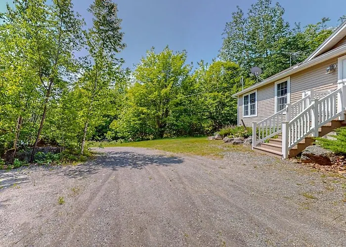 Inviting Dog-Friendly Home With Firepit & Ping-Pong - Near Acadia National Park