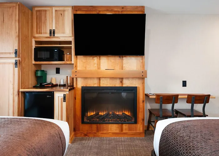 Tamarack Lodge