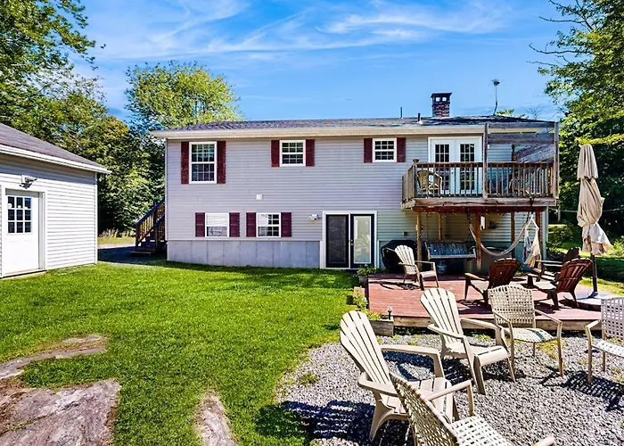 Charming Cottage Near The Beach With Balcony, Deck, Grill, Fireplace - Dogs Ok
