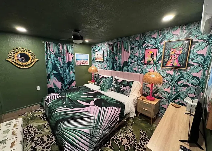 Kitschy Kottage