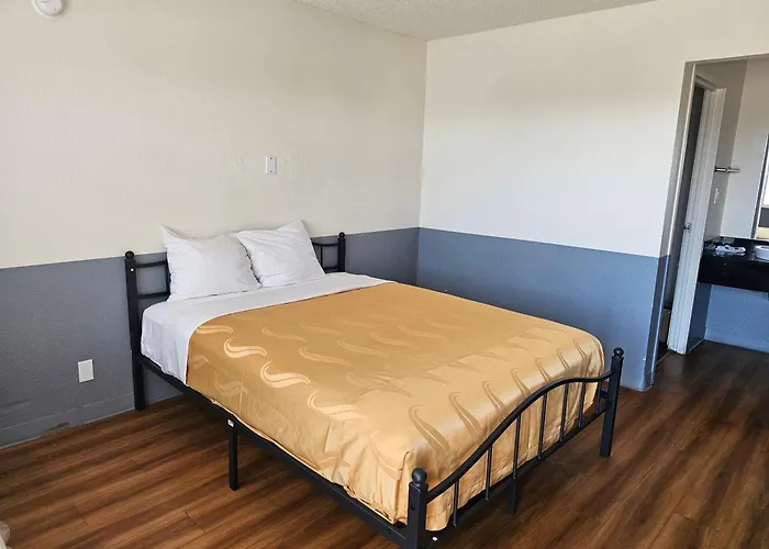 Bridgeview Hotel
