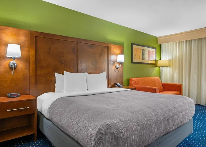 Quality Inn & Suites Goshen