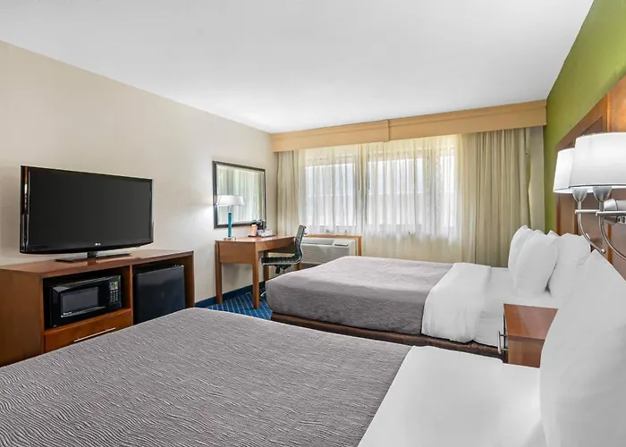 Quality Inn & Suites Goshen