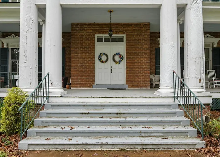 Rockwood Manor Bed & Breakfast
