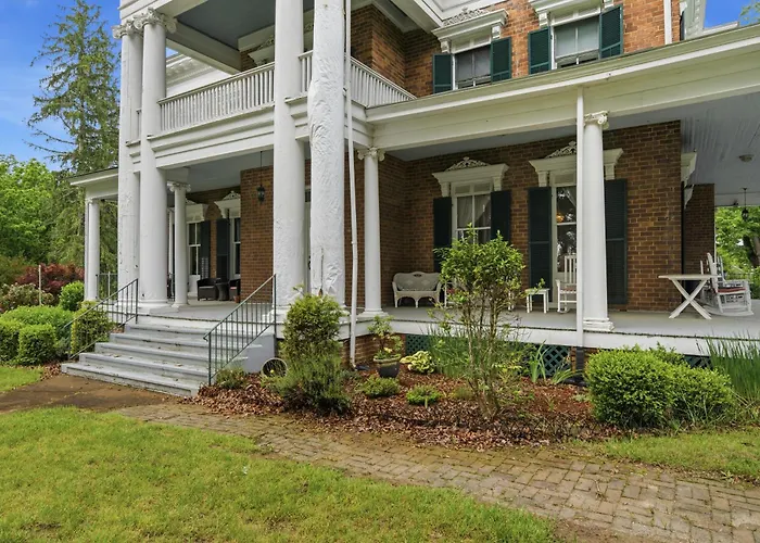 Rockwood Manor Bed & Breakfast
