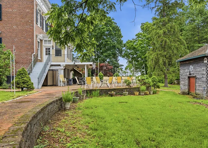 Rockwood Manor Bed & Breakfast