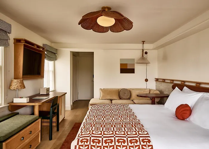 Beachside On Nantucket
