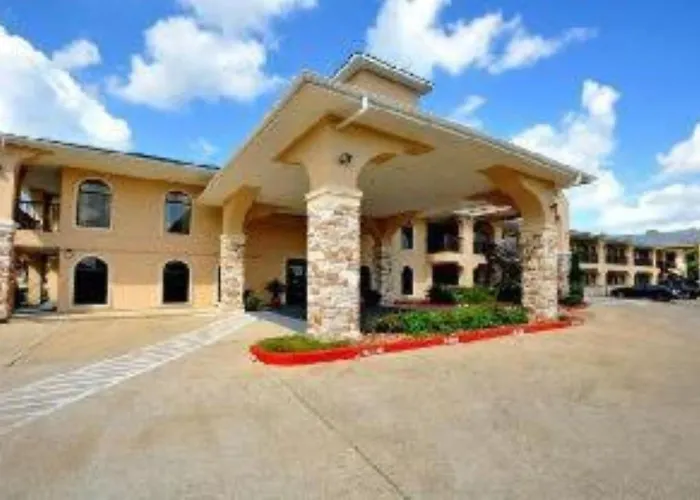 Clarion Pointe Huntsville West