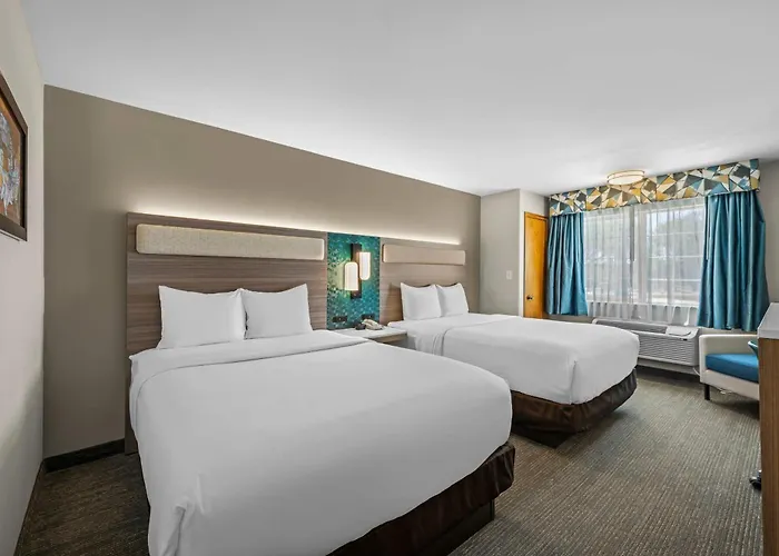 Econo Lodge Inn & Suites Santa Fe South