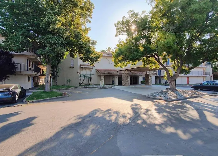 Rodeway Inn & Suites Rancho Cordova - Folsom
