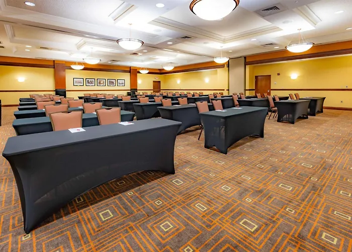 Drury Inn & Suites St. Louis Forest Park