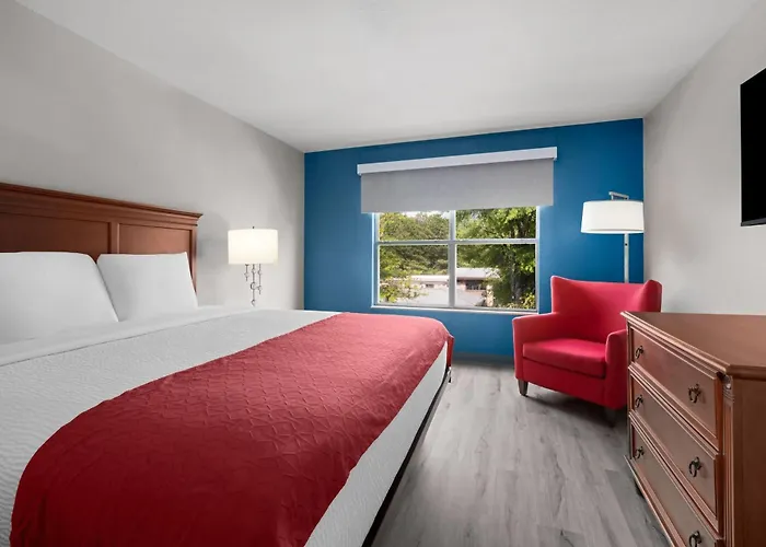 Baymont Inn & Suites By Wyndham Morrow - Atlanta I-75 South