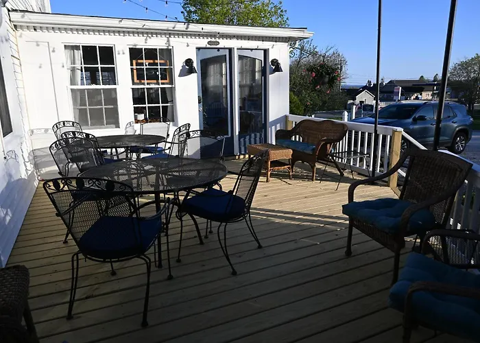 Yardarm Motel
