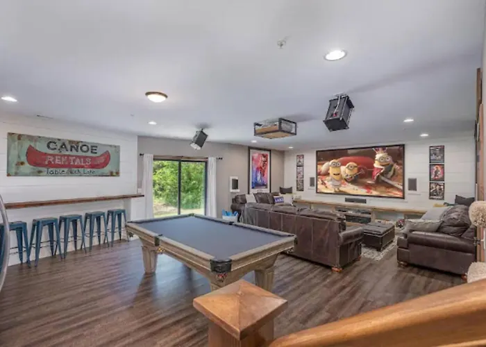 Premier Retreat With Hot Tub & Entertainment Area