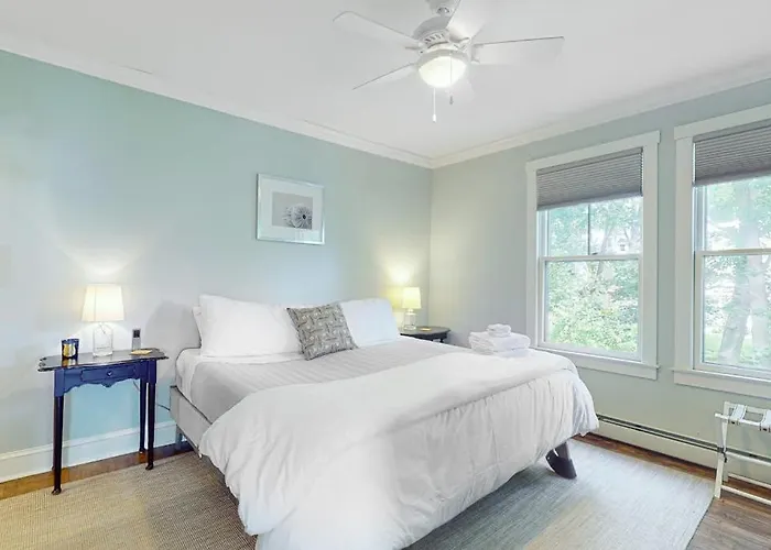 Waterfront, Walkable Home With Beautiful Kitchen & Washer/Dryer - Dog-Friendly