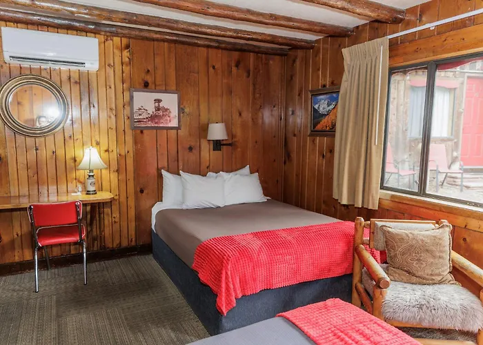 Foot Of The Mountain Motel