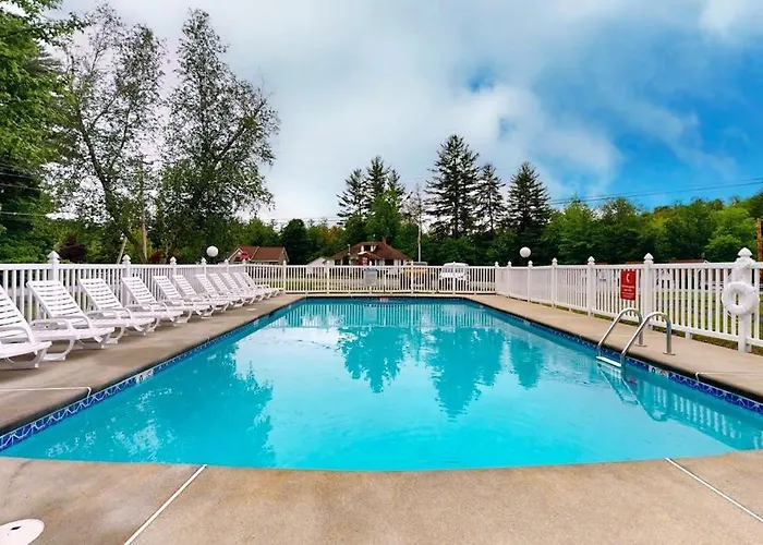 Riverbank Motel