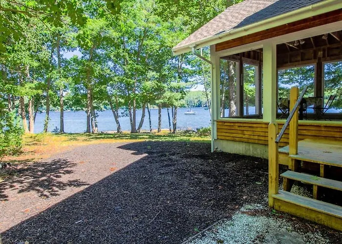 Private Waterfront Home With Large Deck & Deep Water Dock