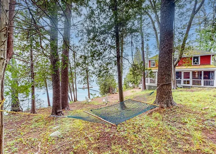Cozy, Waterfront Cabin-Style Gem With Private Dock And Lovely Views