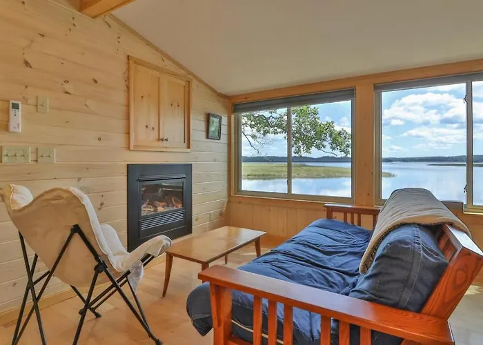 Luxe Bayfront Cabin W/ Stunning Views & Shared Dock- Ideal For Hunting & Fishing