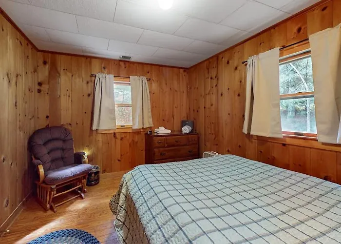 Lakefront Home With Private Dock, Pebble Beach & Enclosed Porch - Dogs Welcome