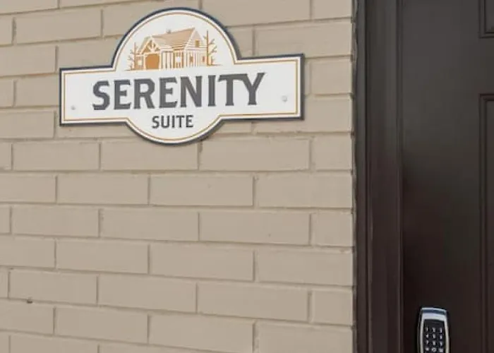 The Serenity Suite With Hot Tub- Main Street Lodge In Berlin