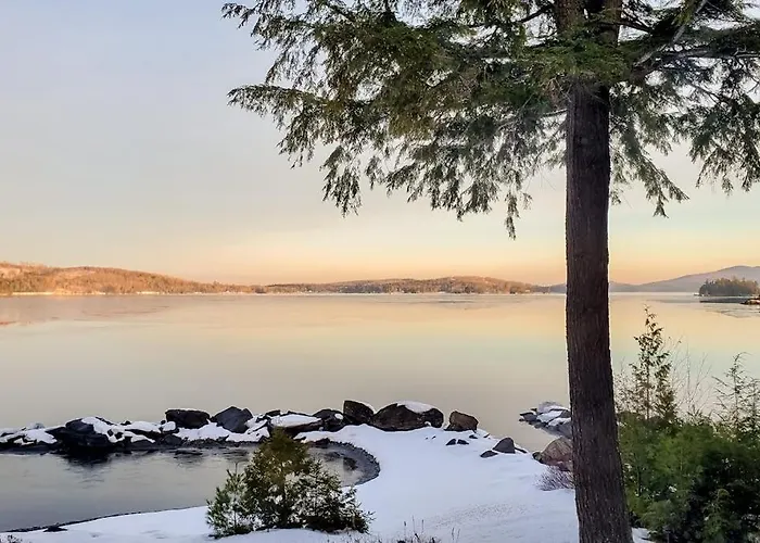 Lakefront Cottage W/ Beautiful Views Of Moosehead Lake & Big Moose Mountain