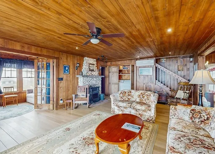 Dog-Friendly, Bayfront Home - Gorgeous Ocean Views, Private Balcony & Fireplace