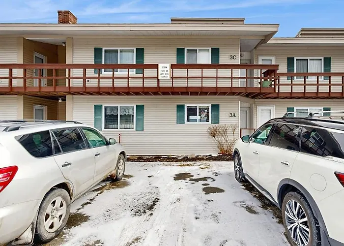Lakefront Condo On The Golf Course With Sweeping Views And Beach Access
