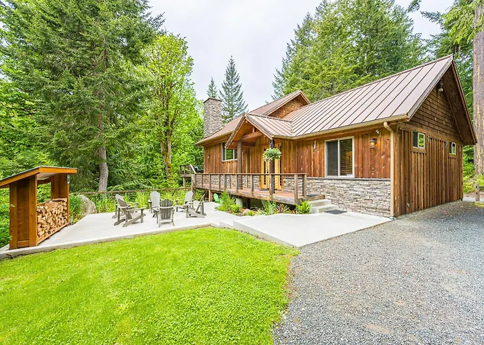 Olympic Nat'L Park Base: Luxe Port Angeles Cabin
