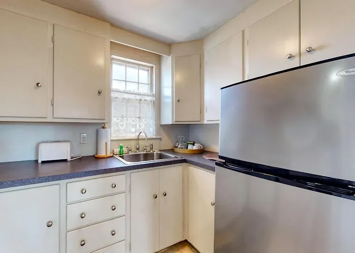 Lovely Studio W/Full Kitchen/Free Wifi- Next To River/Antique Shops/Restaurants
