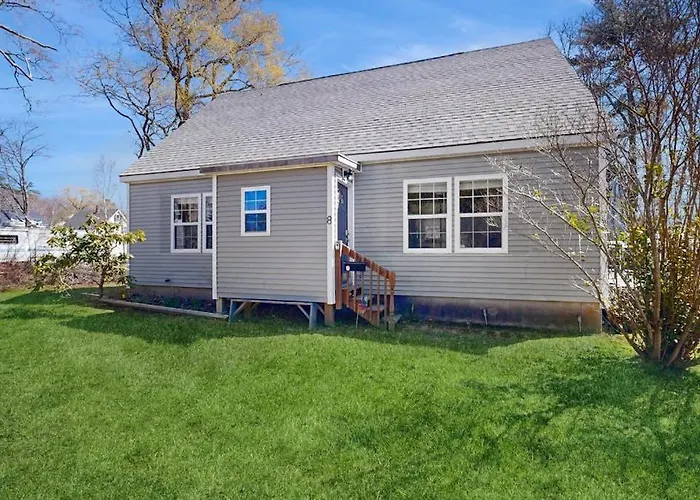 Dog-Friendly Home With Deck, Pool Table, & Firepit - Walk To Downtown Boothbay