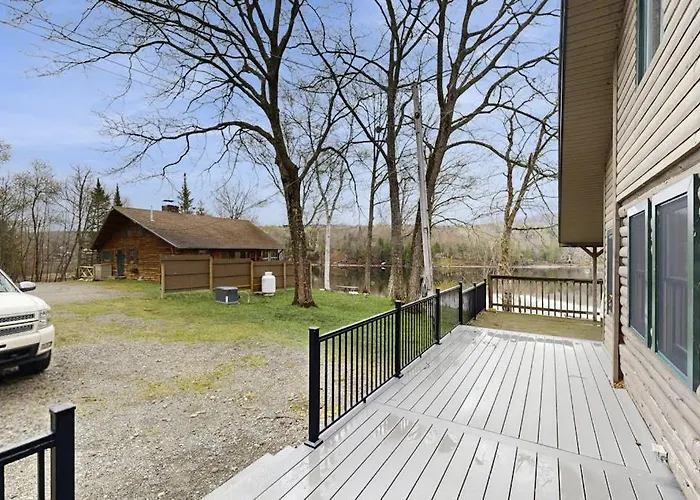 Wonderful Lakefront Gem W/ Free Wifi, Dock, Private Beach, Kayaks, Canoe & More