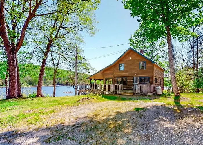 Wonderful Lakefront Gem W/ Free Wifi, Dock, Private Beach, Kayaks, Canoe & More